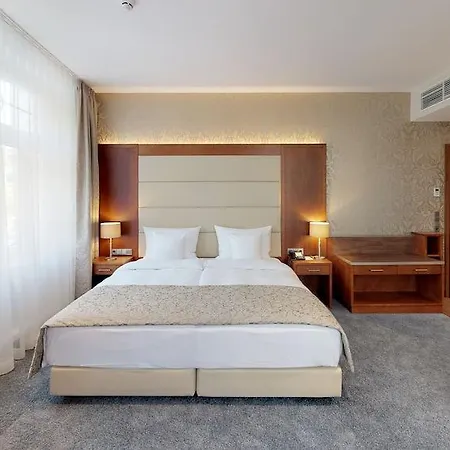 Oranien Hotel 4*